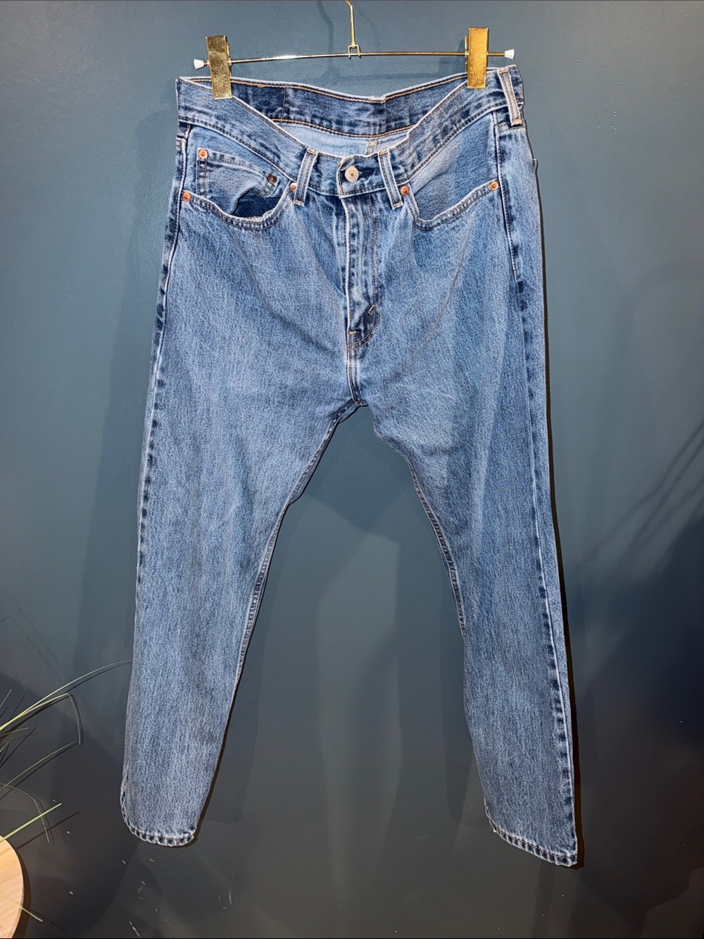 Levi's Men's Slim Straight Jeans in Light Blue Denim